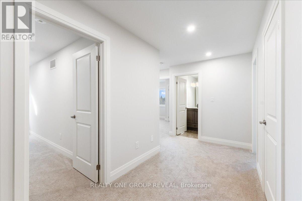 1054 Rippingale Trail, Peterborough (Northcrest Ward 5), Ontario  K9H 0J8 - Photo 23 - X12492350