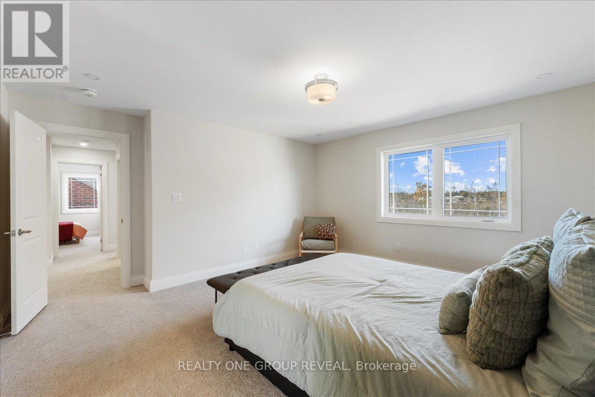 1054 Rippingale Trail, Peterborough (Northcrest Ward 5), Ontario  K9H 0J8 - Photo 27 - X12492350