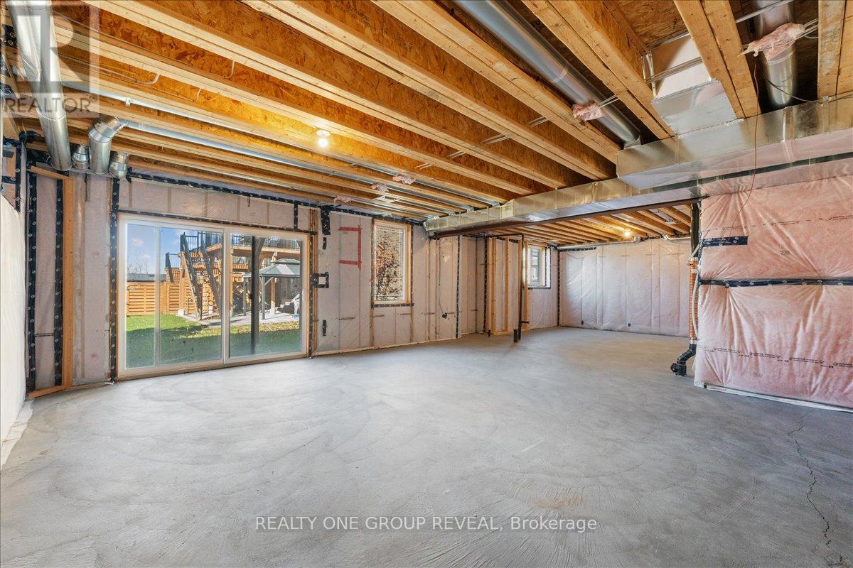 1054 Rippingale Trail, Peterborough (Northcrest Ward 5), Ontario  K9H 0J8 - Photo 37 - X12492350