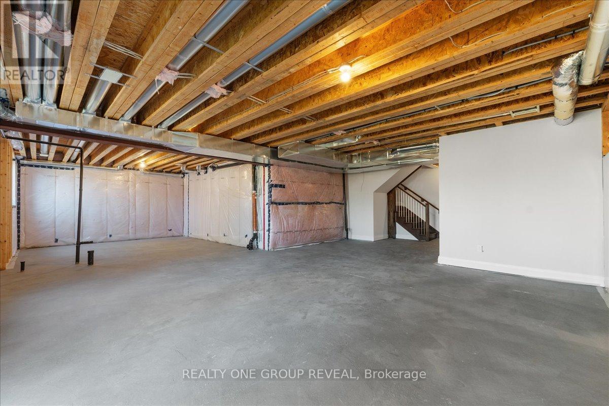 1054 Rippingale Trail, Peterborough (Northcrest Ward 5), Ontario  K9H 0J8 - Photo 38 - X12492350