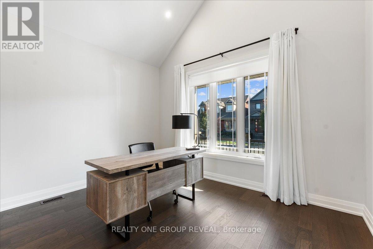 1054 Rippingale Trail, Peterborough (Northcrest Ward 5), Ontario  K9H 0J8 - Photo 5 - X12492350