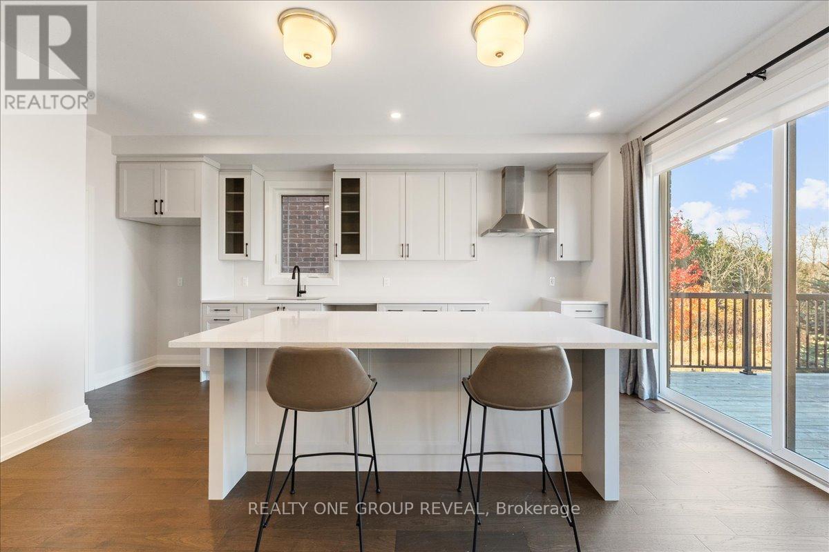 1054 Rippingale Trail, Peterborough (Northcrest Ward 5), Ontario  K9H 0J8 - Photo 7 - X12492350