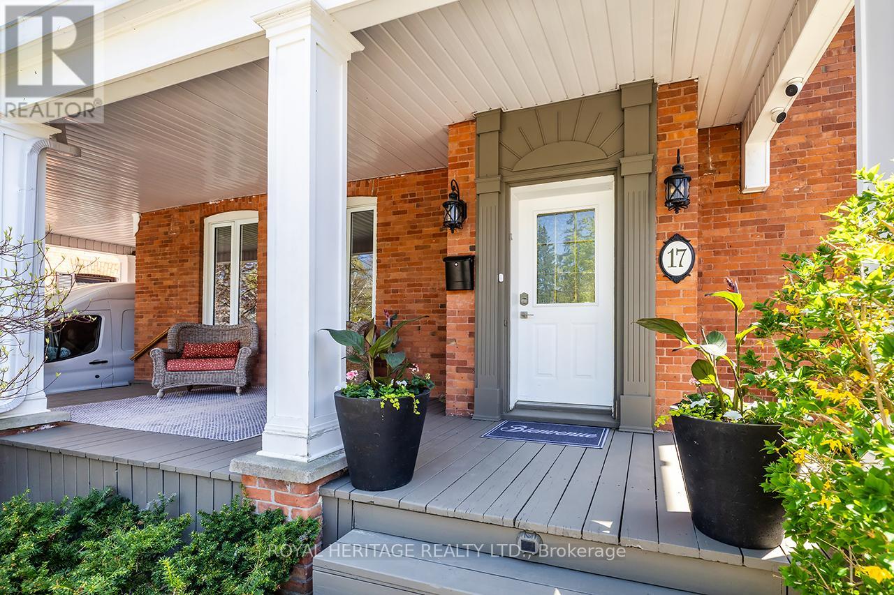 17 Francis Street, Kawartha Lakes (Lindsay), Ontario  K9V 3R7 - Photo 1 - X12492408