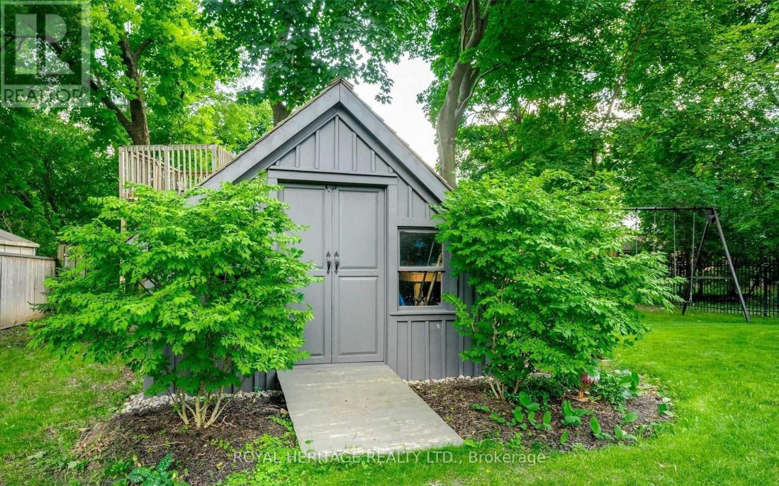 17 Francis Street, Kawartha Lakes (Lindsay), Ontario  K9V 3R7 - Photo 10 - X12492408