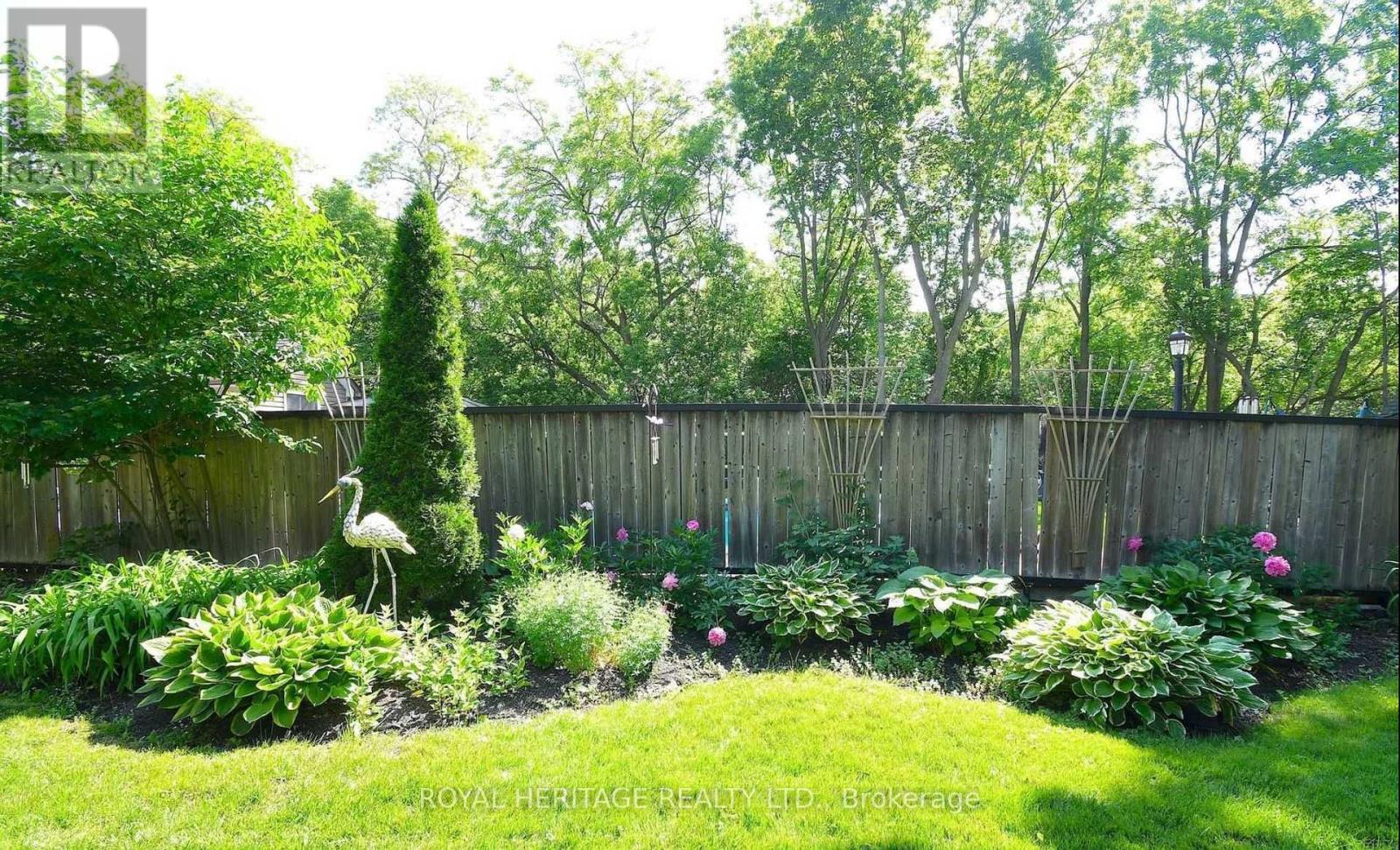 17 Francis Street, Kawartha Lakes (Lindsay), Ontario  K9V 3R7 - Photo 11 - X12492408