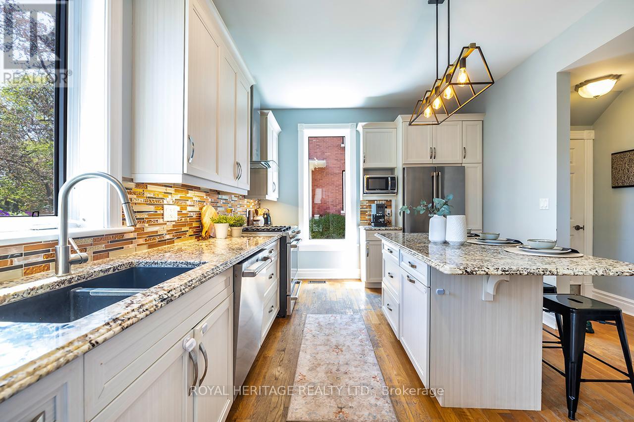 17 Francis Street, Kawartha Lakes (Lindsay), Ontario  K9V 3R7 - Photo 16 - X12492408