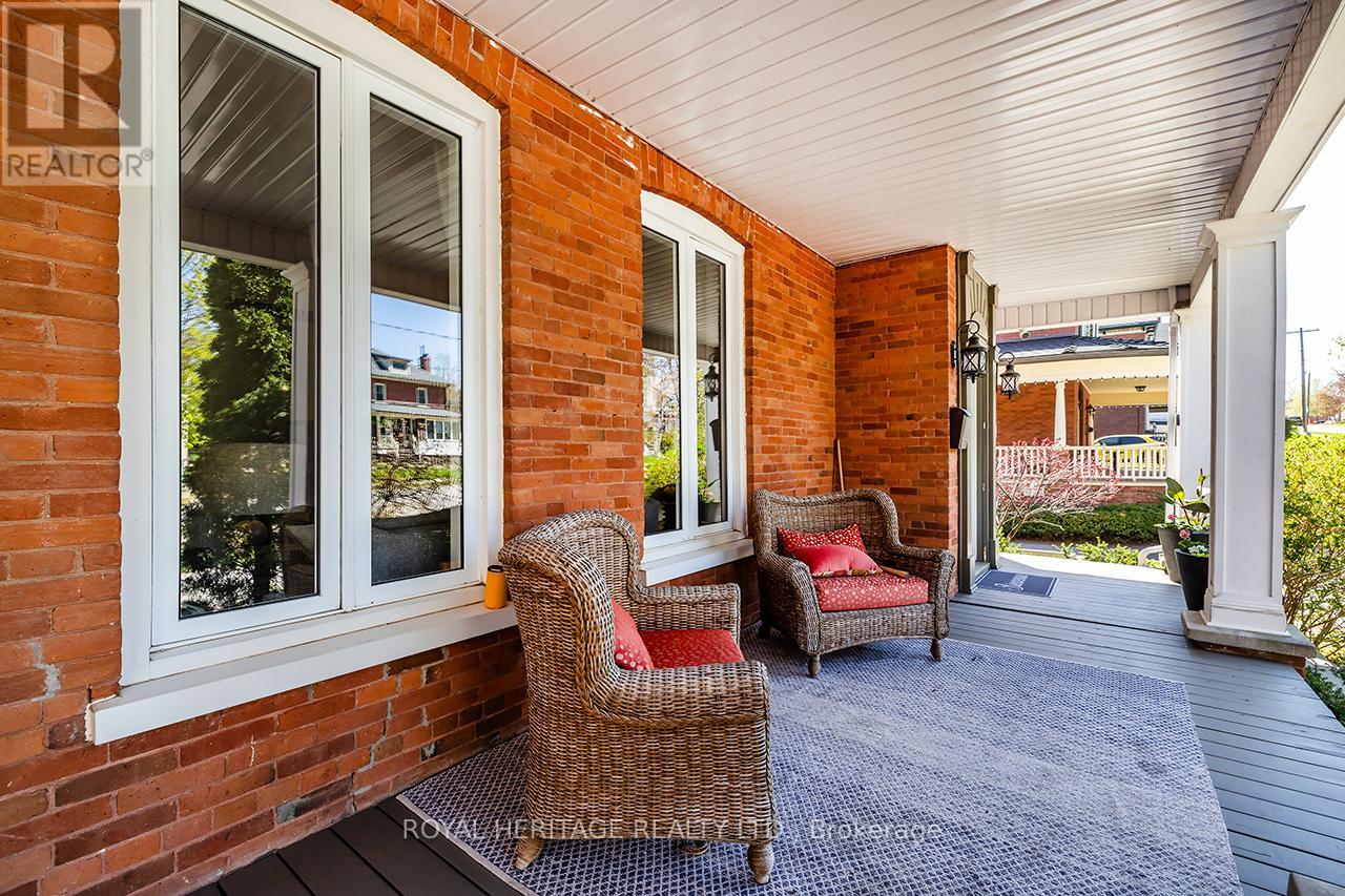 17 Francis Street, Kawartha Lakes (Lindsay), Ontario  K9V 3R7 - Photo 2 - X12492408