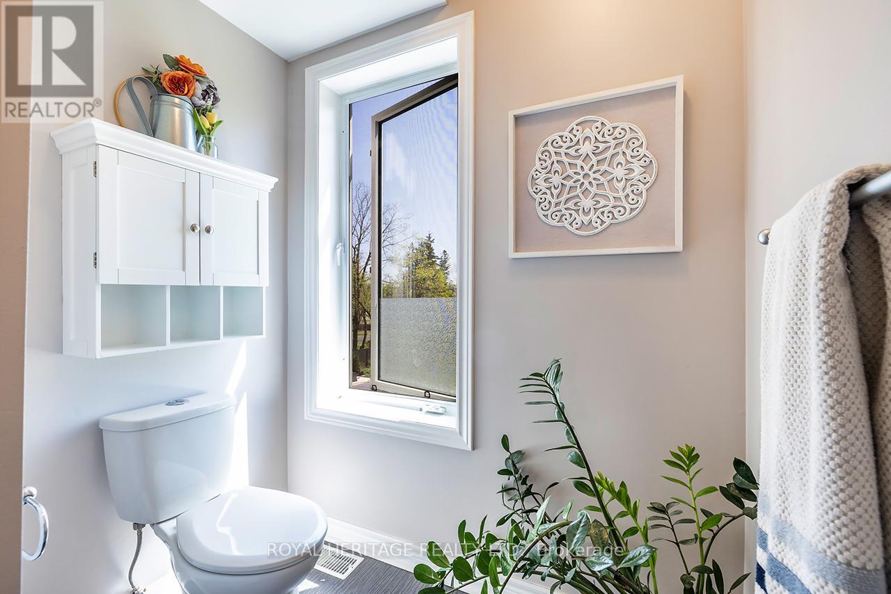 17 Francis Street, Kawartha Lakes (Lindsay), Ontario  K9V 3R7 - Photo 36 - X12492408