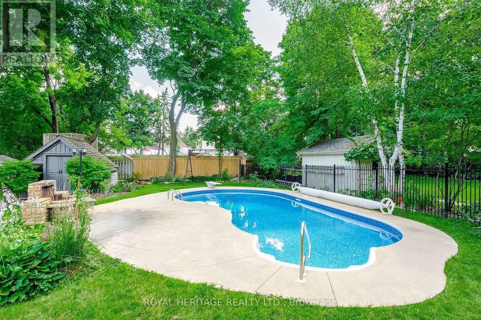 17 Francis Street, Kawartha Lakes (Lindsay), Ontario  K9V 3R7 - Photo 6 - X12492408