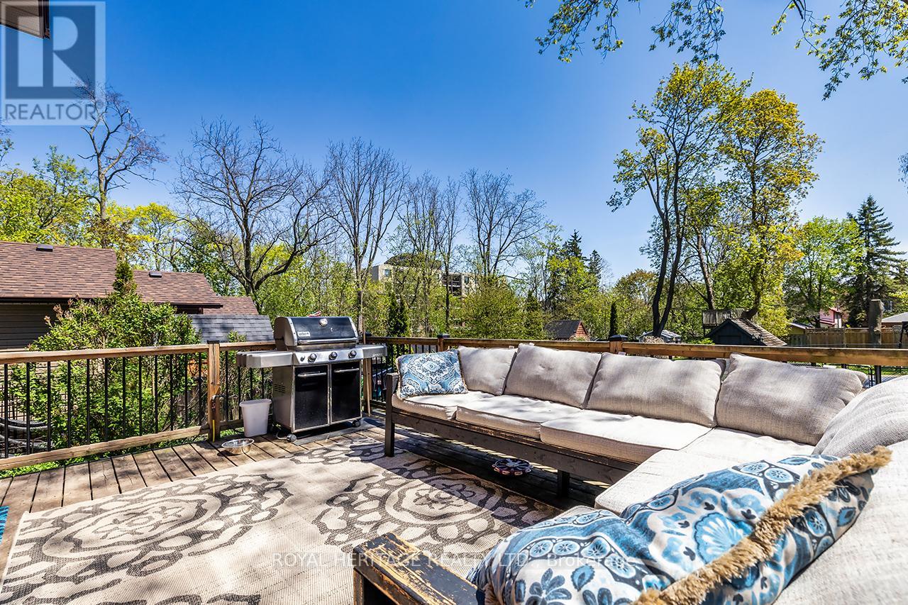 17 Francis Street, Kawartha Lakes (Lindsay), Ontario  K9V 3R7 - Photo 9 - X12492408