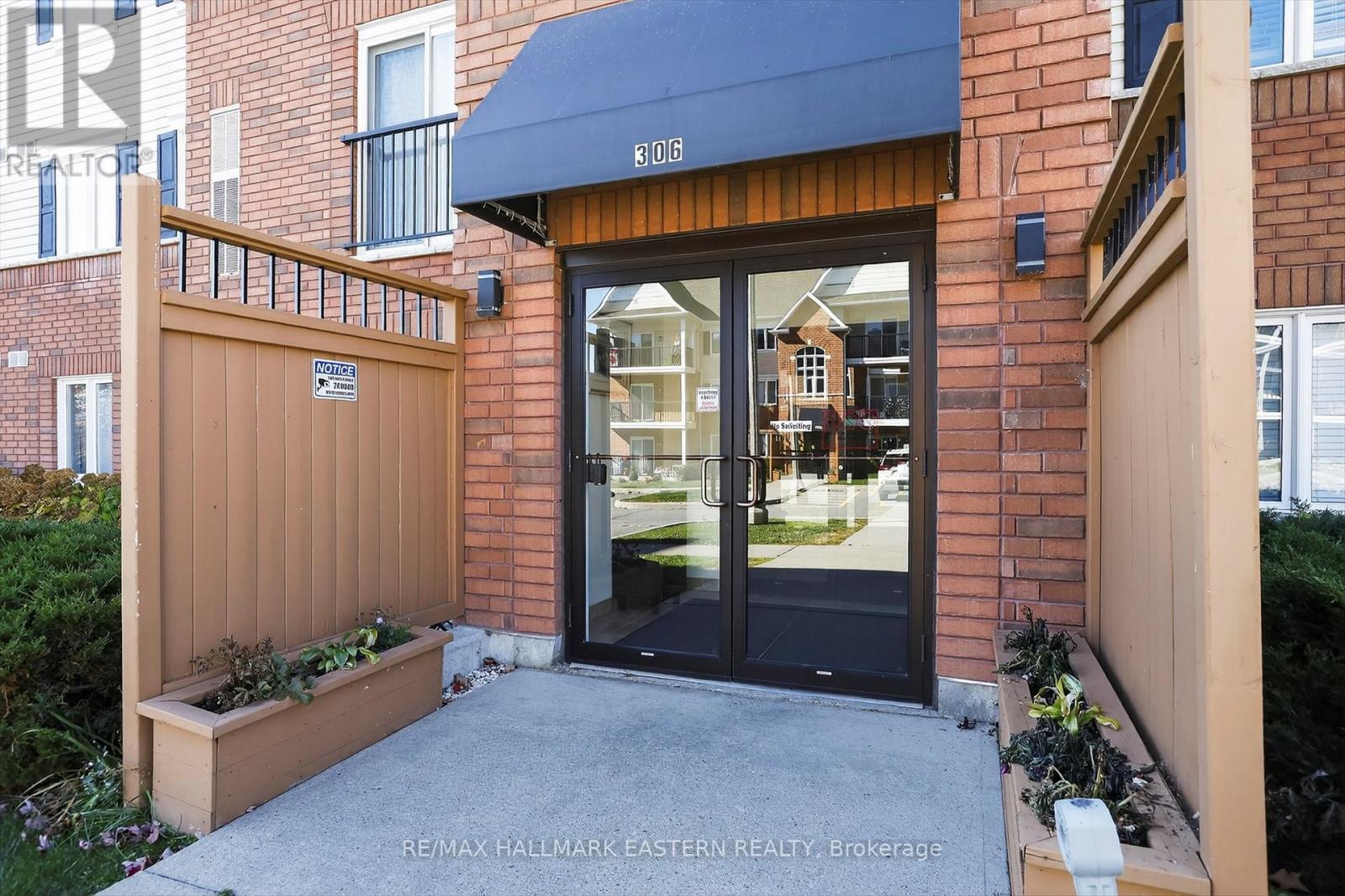 #309 - 306 Spillsbury Drive, Peterborough (Otonabee Ward 1), Ontario  K9K 0B5 - Photo 3 - X12492688