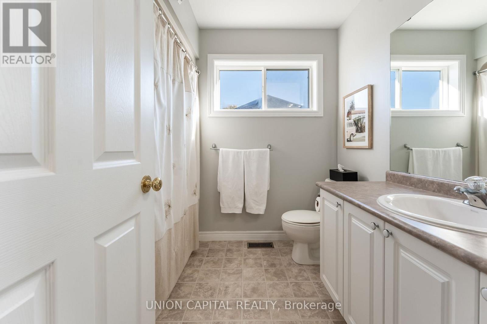 28 Lang Court, Kawartha Lakes (Lindsay), Ontario  K9V 6E5 - Photo 14 - X12492590