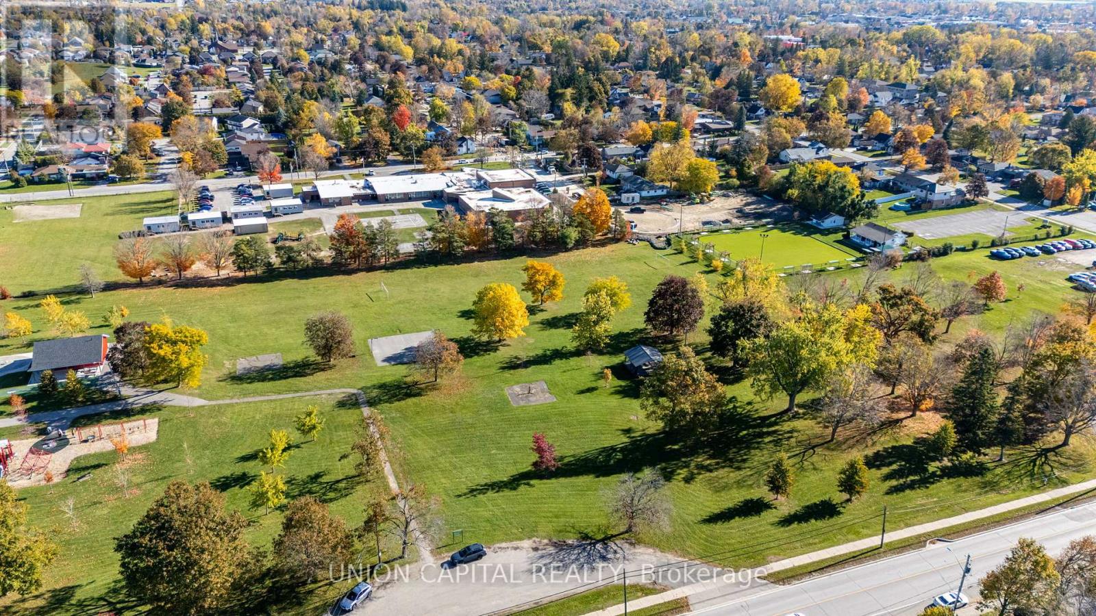 28 Lang Court, Kawartha Lakes (Lindsay), Ontario  K9V 6E5 - Photo 23 - X12492590