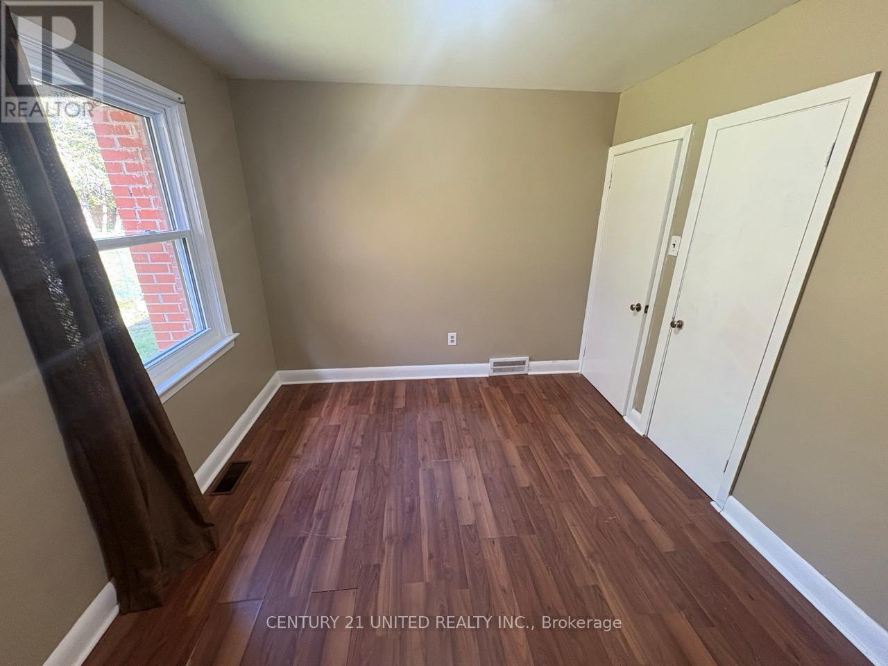 378 Aberdeen Avenue, Peterborough (Northcrest Ward 5), Ontario  K9H 4X6 - Photo 10 - X12493046