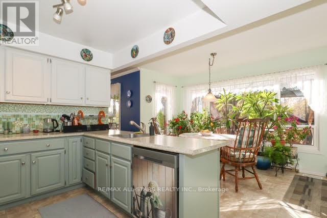 506 Snug Harbour Road, Kawartha Lakes (Lindsay), Ontario  K9V 4R6 - Photo 9 - X12493192