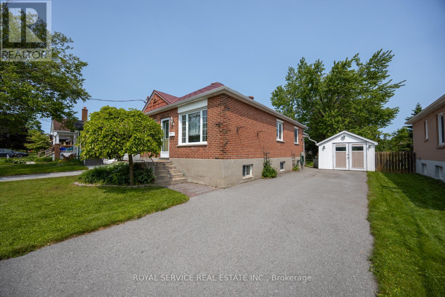 388 Dublin Street, Peterborough (Town Ward 3), Ontario  K9H 3C9 - Photo 2 - X12493210