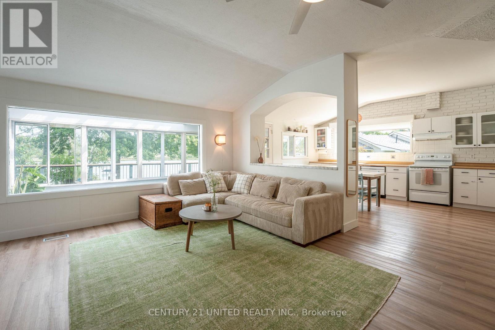 1105 Primrose Lane, Selwyn, Ontario  K9J 6X5 - Photo 3 - X12493354