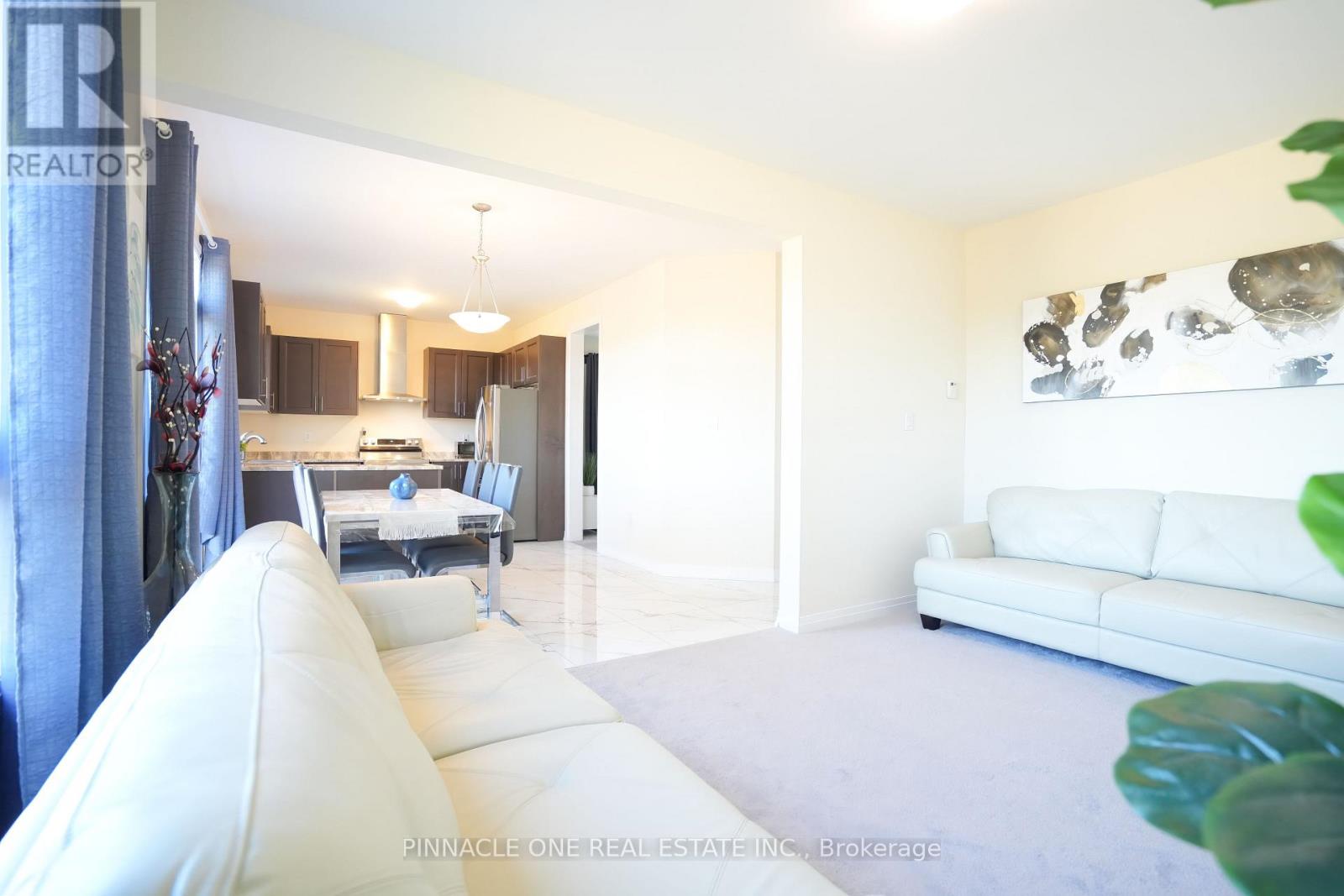 21 Carew Boulevard, Kawartha Lakes (Lindsay), Ontario  K9V 0P6 - Photo 15 - X12493020