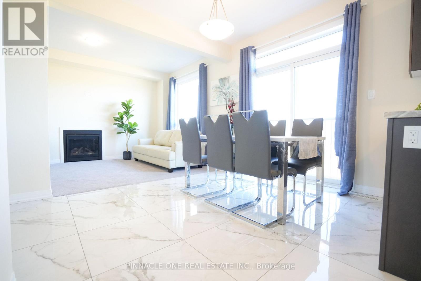 21 Carew Boulevard, Kawartha Lakes (Lindsay), Ontario  K9V 0P6 - Photo 18 - X12493020