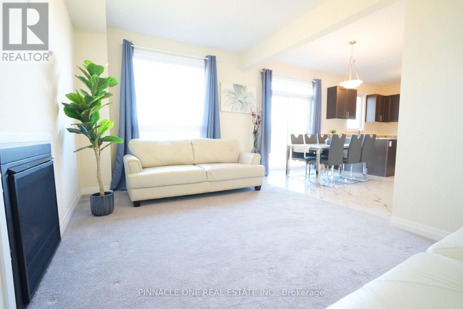 21 Carew Boulevard, Kawartha Lakes (Lindsay), Ontario  K9V 0P6 - Photo 19 - X12493020