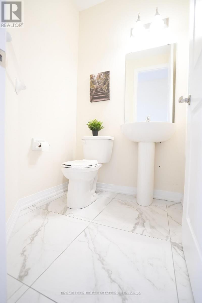 21 Carew Boulevard, Kawartha Lakes (Lindsay), Ontario  K9V 0P6 - Photo 24 - X12493020