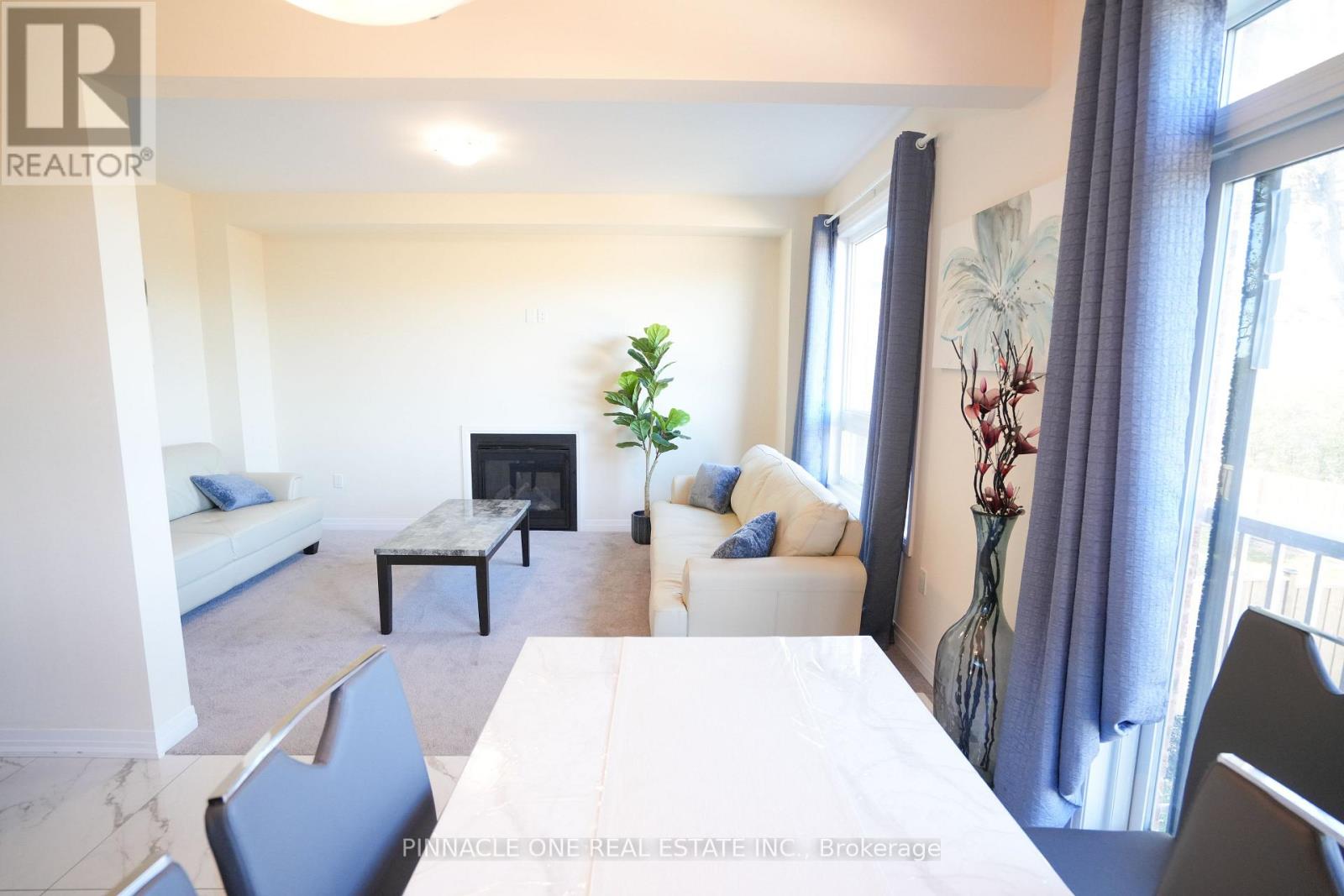 21 Carew Boulevard, Kawartha Lakes (Lindsay), Ontario  K9V 0P6 - Photo 29 - X12493020