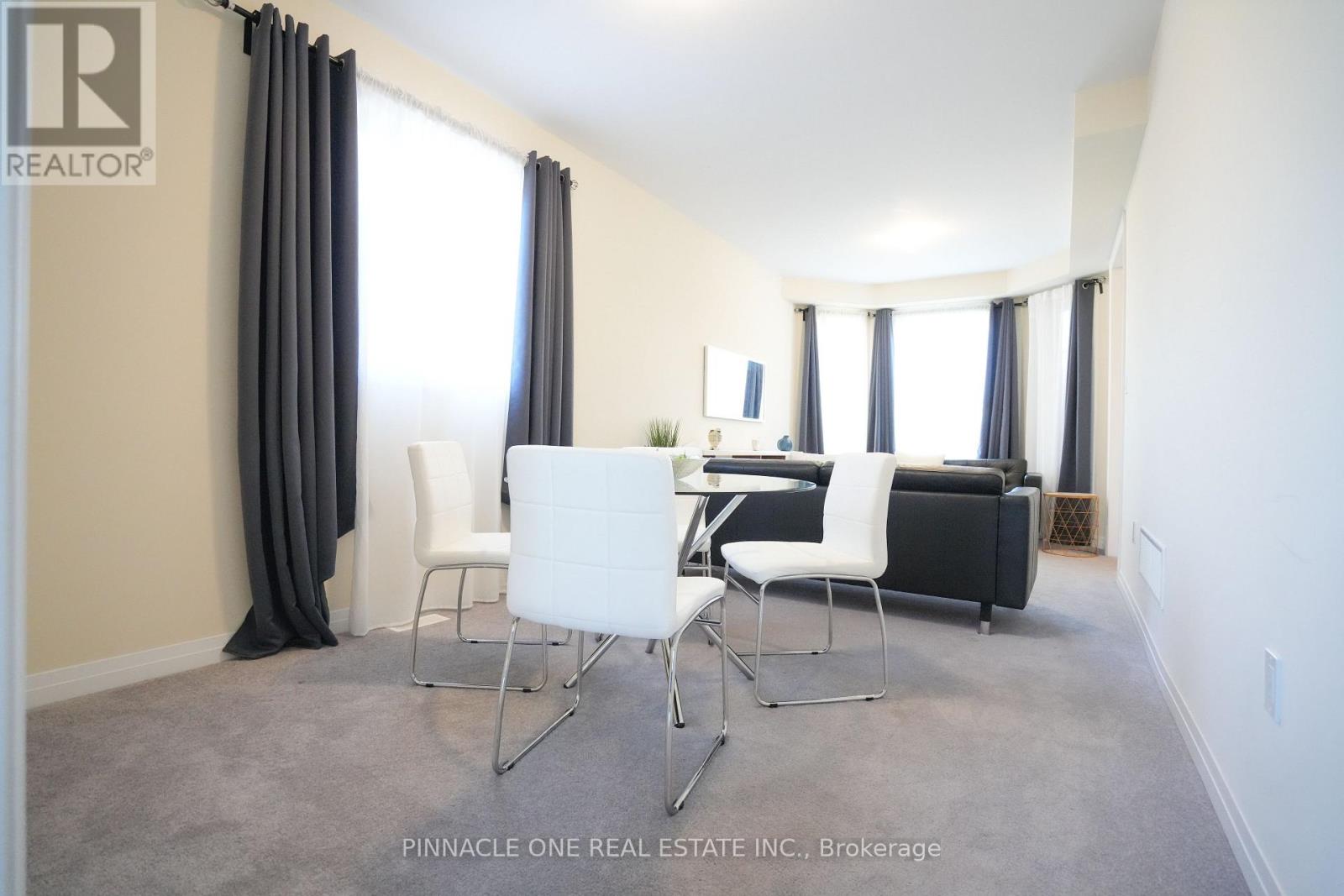 21 Carew Boulevard, Kawartha Lakes (Lindsay), Ontario  K9V 0P6 - Photo 32 - X12493020