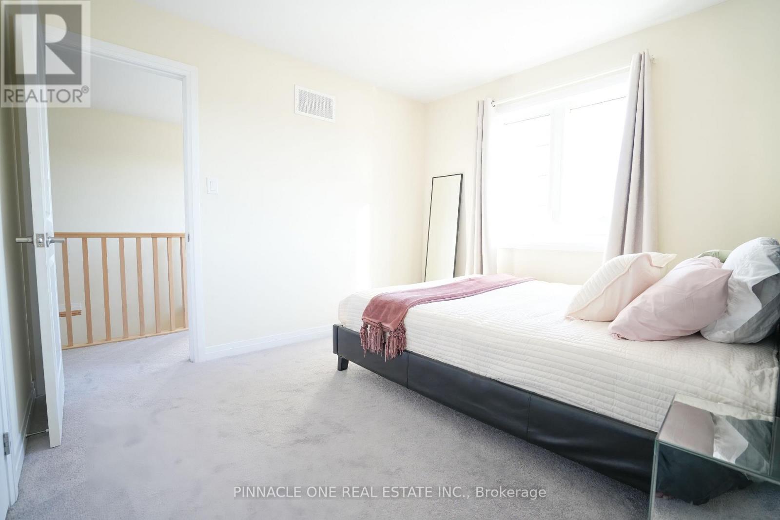 21 Carew Boulevard, Kawartha Lakes (Lindsay), Ontario  K9V 0P6 - Photo 36 - X12493020