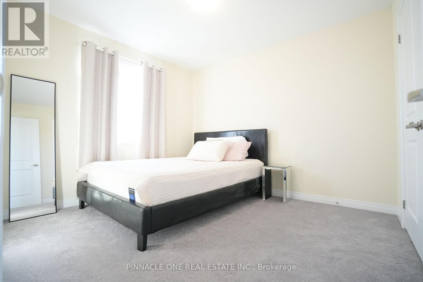 21 Carew Boulevard, Kawartha Lakes (Lindsay), Ontario  K9V 0P6 - Photo 38 - X12493020