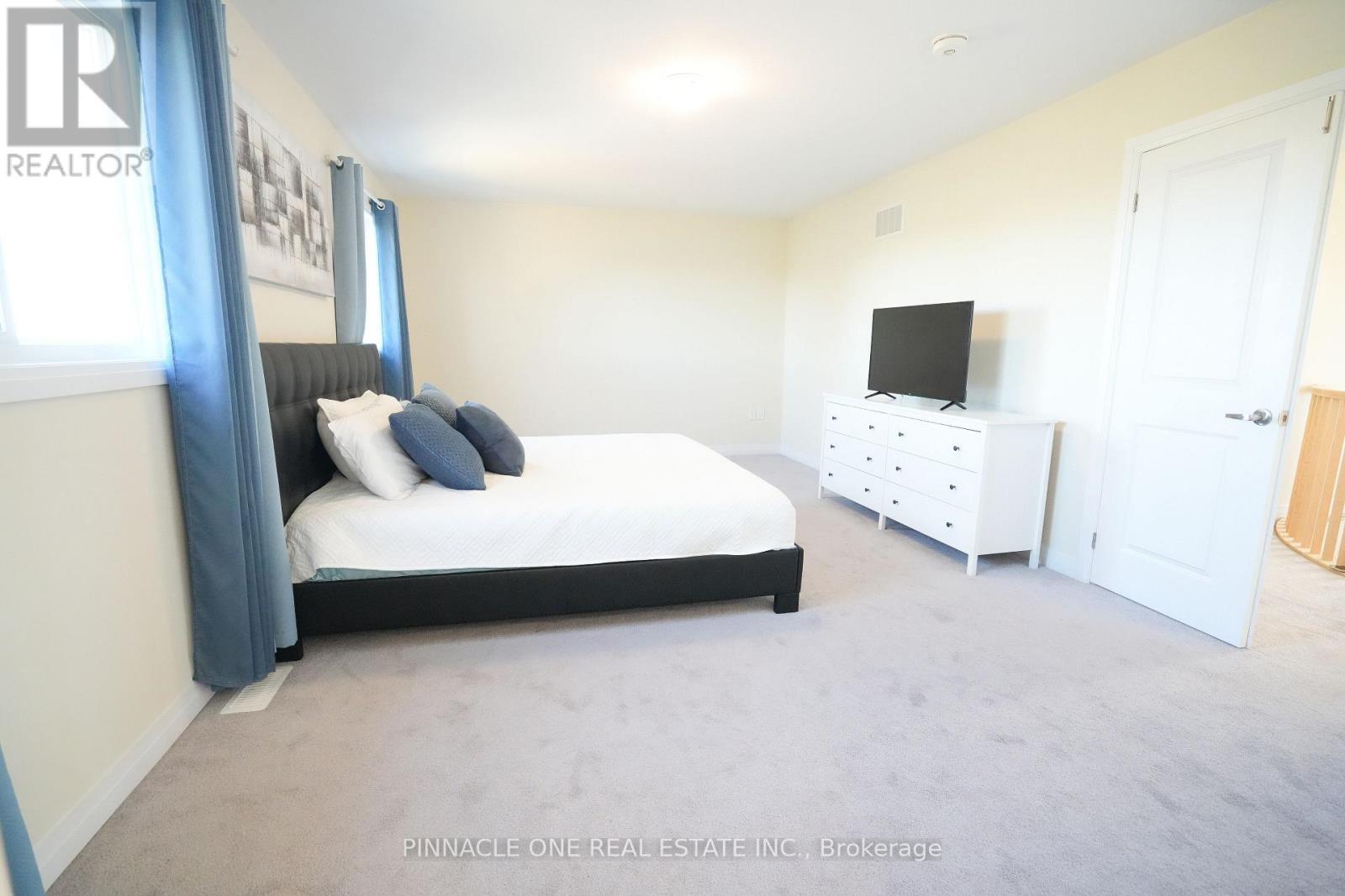 21 Carew Boulevard, Kawartha Lakes (Lindsay), Ontario  K9V 0P6 - Photo 44 - X12493020