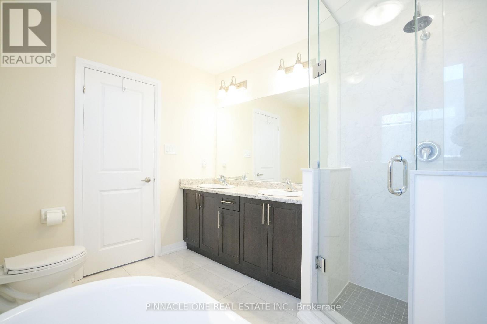 21 Carew Boulevard, Kawartha Lakes (Lindsay), Ontario  K9V 0P6 - Photo 45 - X12493020