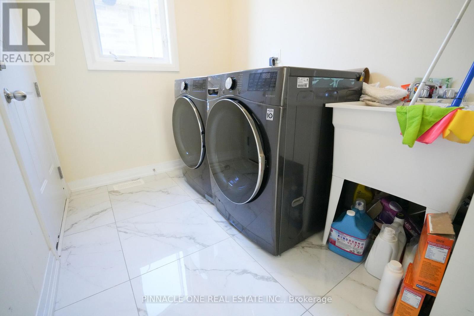 21 Carew Boulevard, Kawartha Lakes (Lindsay), Ontario  K9V 0P6 - Photo 49 - X12493020