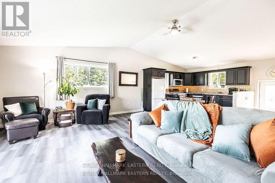 4075 County Road 44, Havelock-Belmont-Methuen (Belmont-Methuen), Ontario  K0L 1Z0 - Photo 5 - X12493486