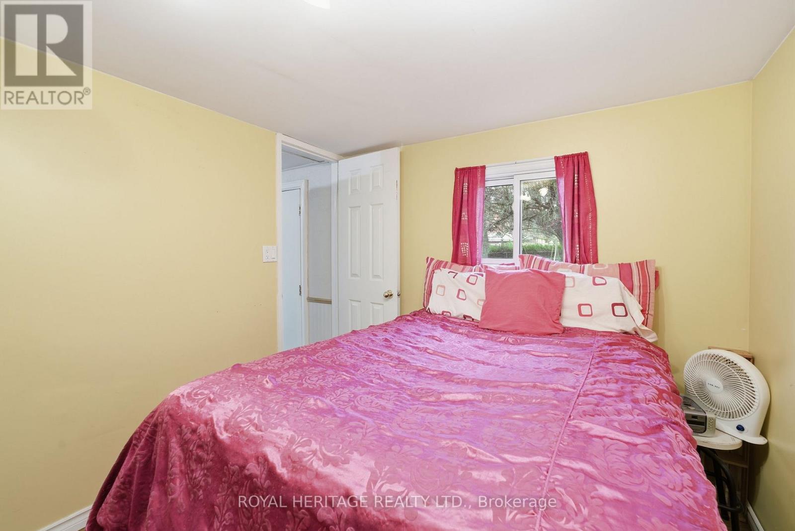 105 Glengarry Road, Kawartha Lakes (Manvers), Ontario  L0A 1A0 - Photo 16 - X12494398