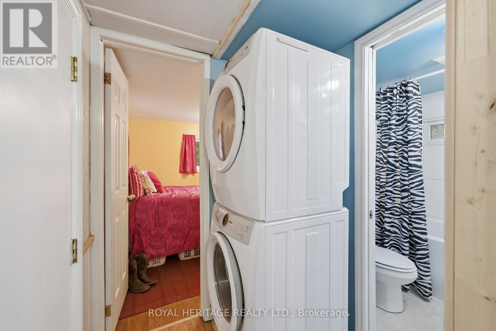 105 Glengarry Road, Kawartha Lakes (Manvers), Ontario  L0A 1A0 - Photo 17 - X12494398