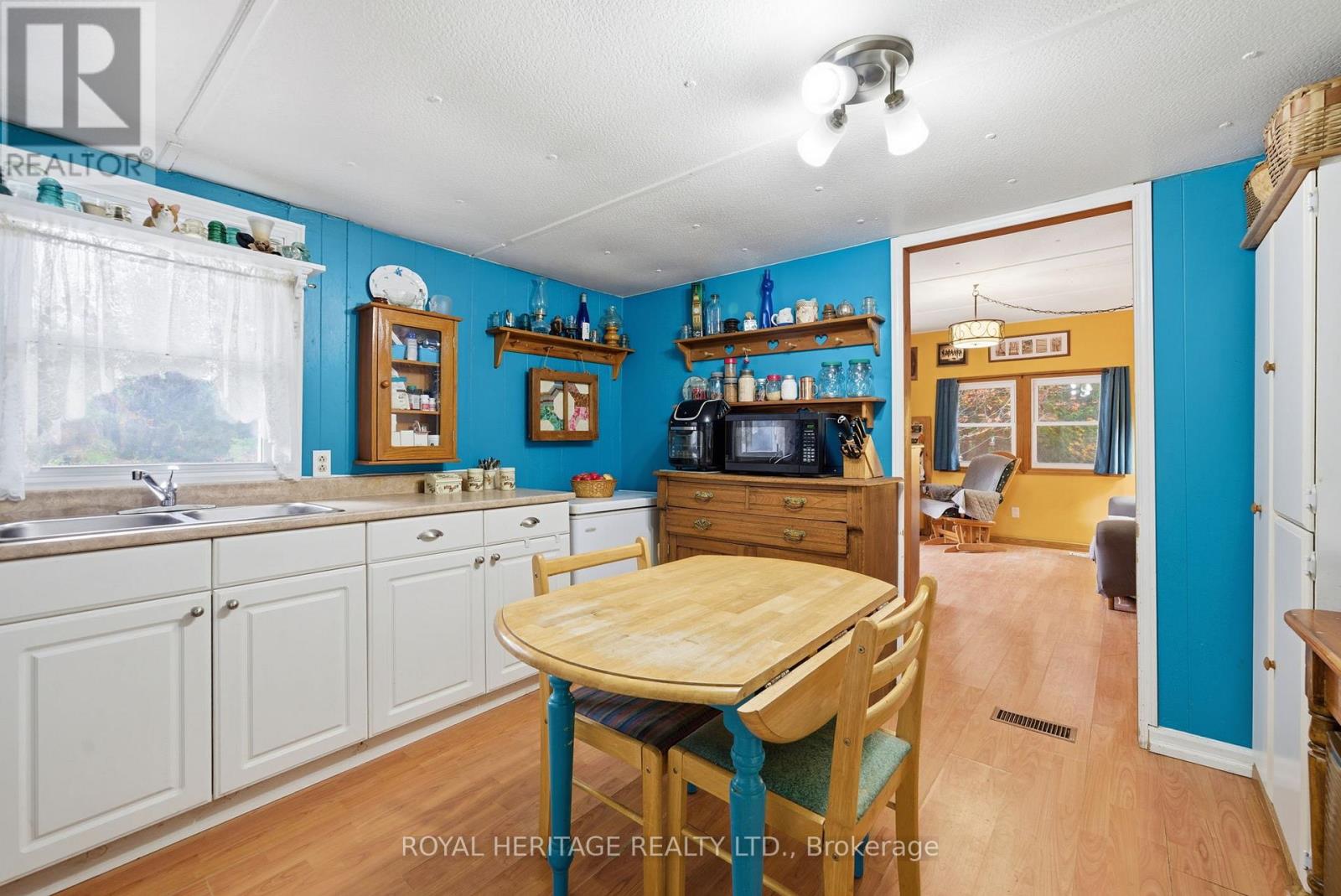 105 Glengarry Road, Kawartha Lakes (Manvers), Ontario  L0A 1A0 - Photo 6 - X12494398