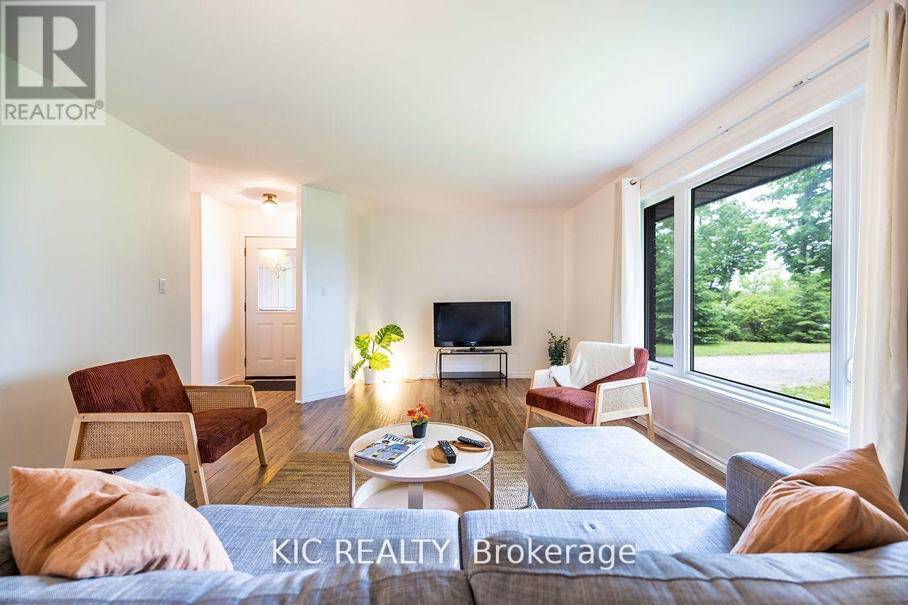 6 Sumcot Drive, Trent Lakes, Ontario  K0L 1J0 - Photo 7 - X12494940