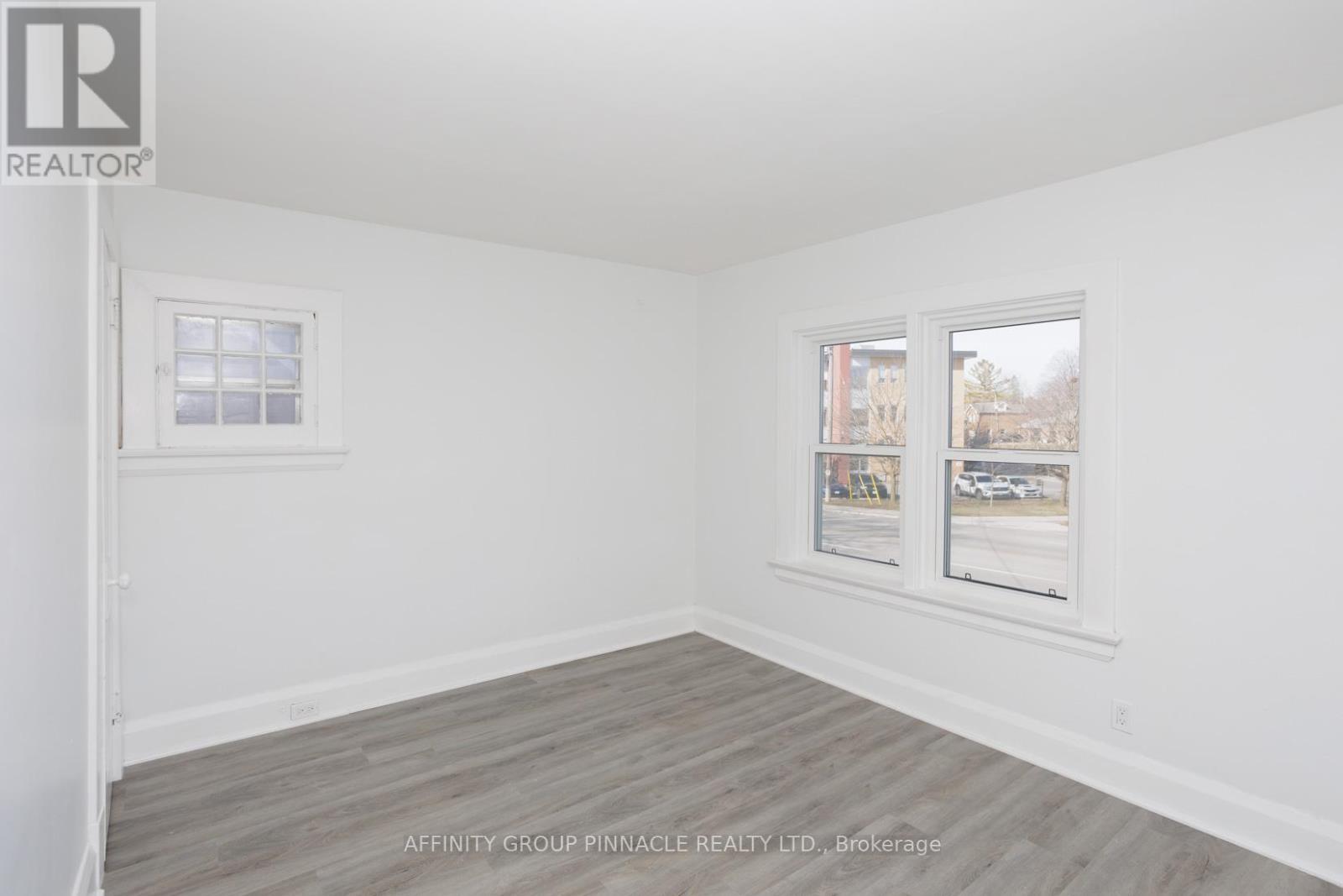 649 Charlotte Street, Peterborough (Town Ward 3), Ontario  K9J 2X2 - Photo 19 - X12495148