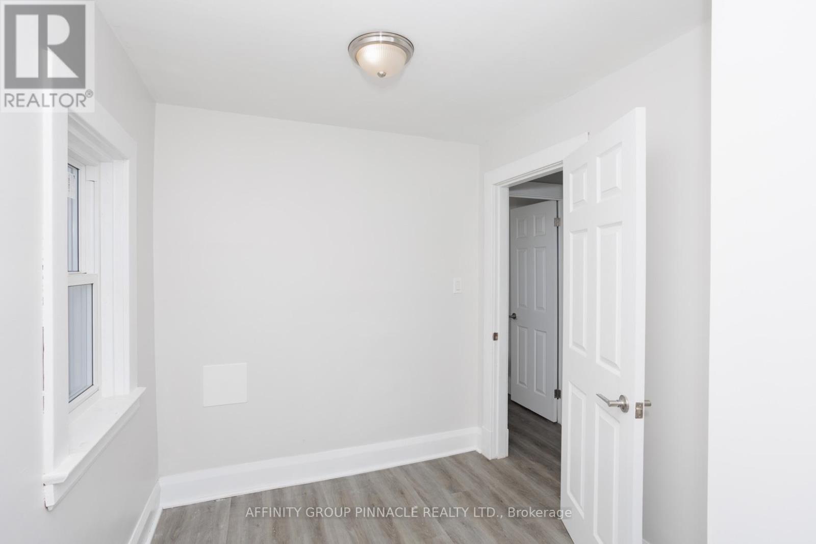 649 Charlotte Street, Peterborough (Town Ward 3), Ontario  K9J 2X2 - Photo 24 - X12495148