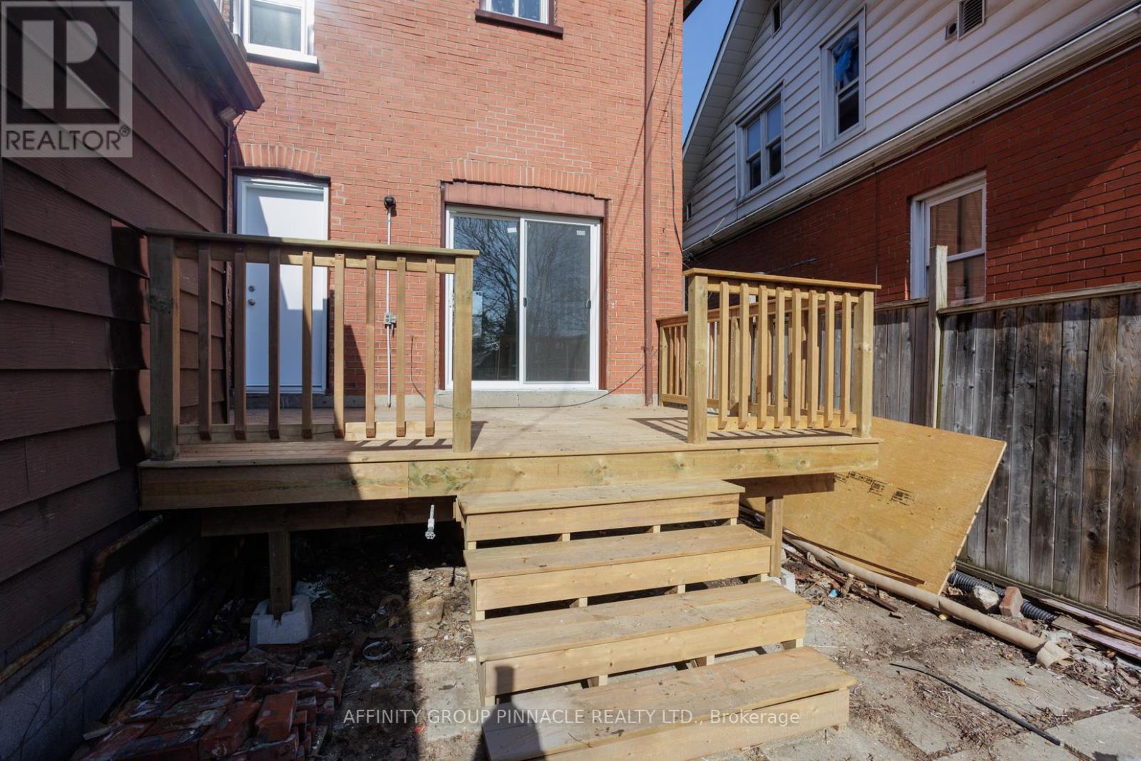 649 Charlotte Street, Peterborough (Town Ward 3), Ontario  K9J 2X2 - Photo 33 - X12495148