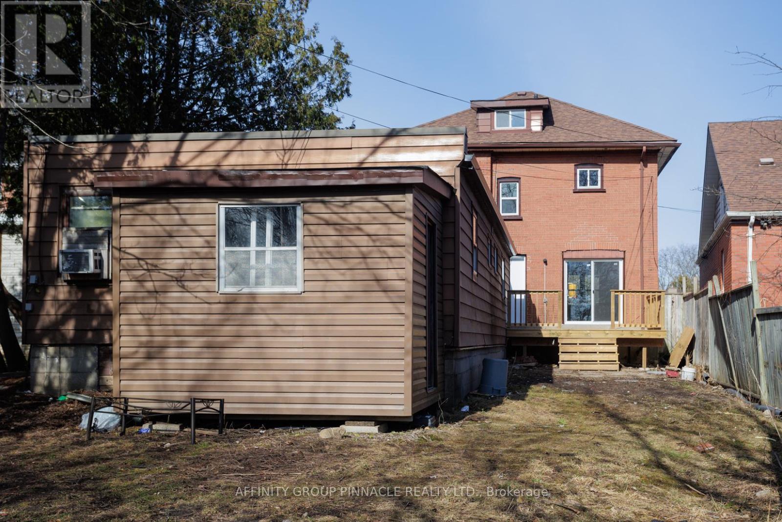 649 Charlotte Street, Peterborough (Town Ward 3), Ontario  K9J 2X2 - Photo 40 - X12495148