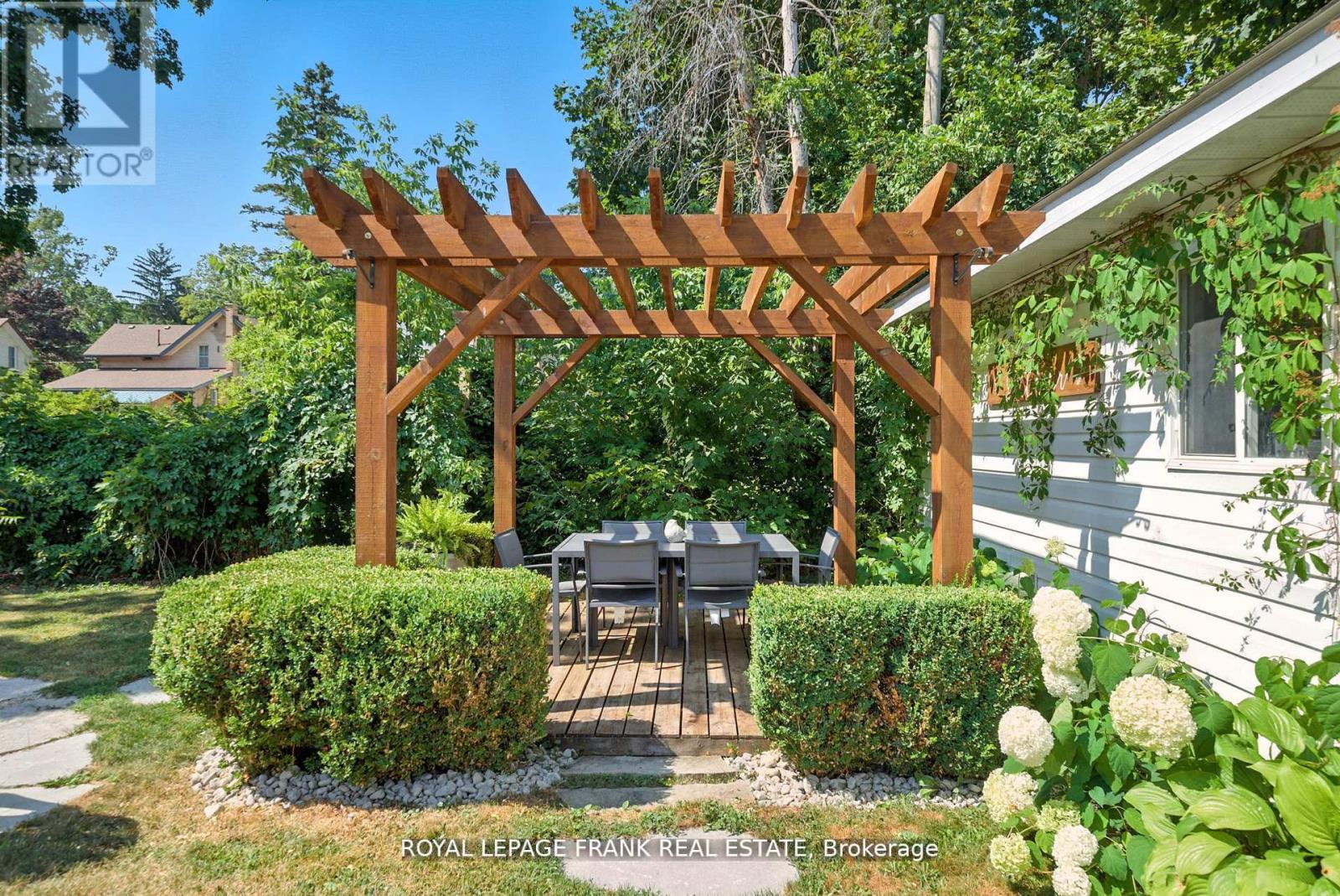 41 Sussex Street N, Kawartha Lakes (Lindsay), Ontario  K9V 4H6 - Photo 36 - X12495214