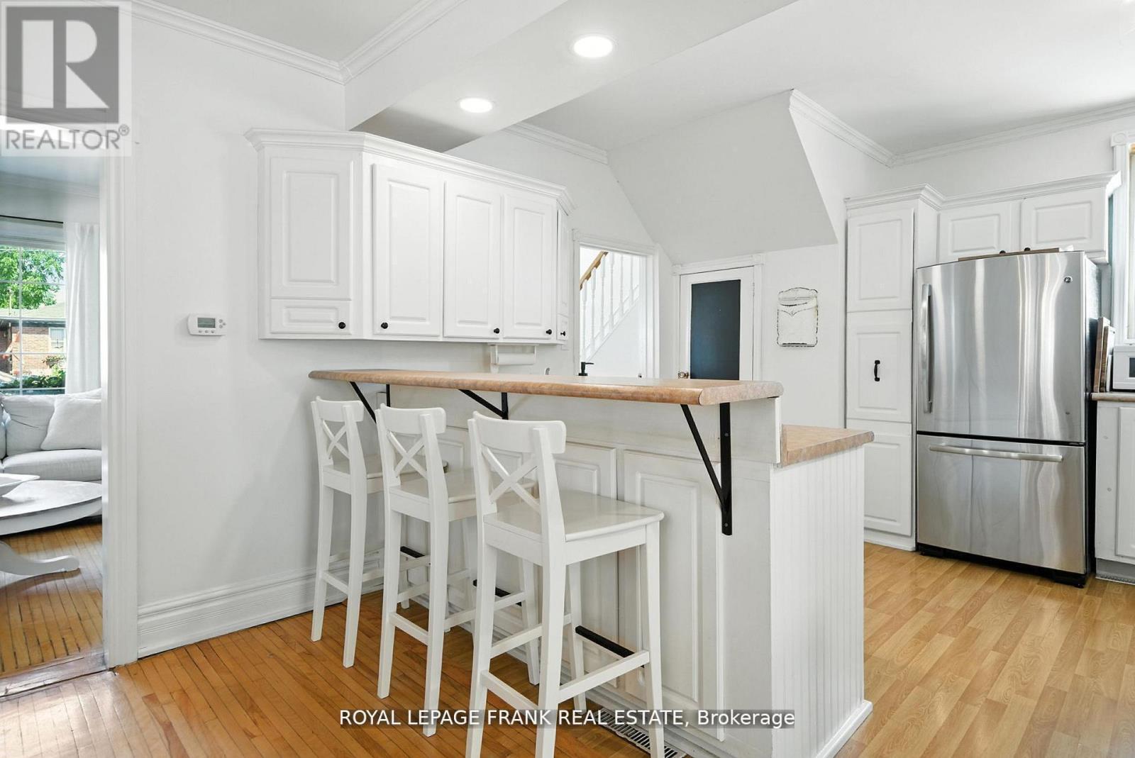 41 Sussex Street N, Kawartha Lakes (Lindsay), Ontario  K9V 4H6 - Photo 9 - X12495214