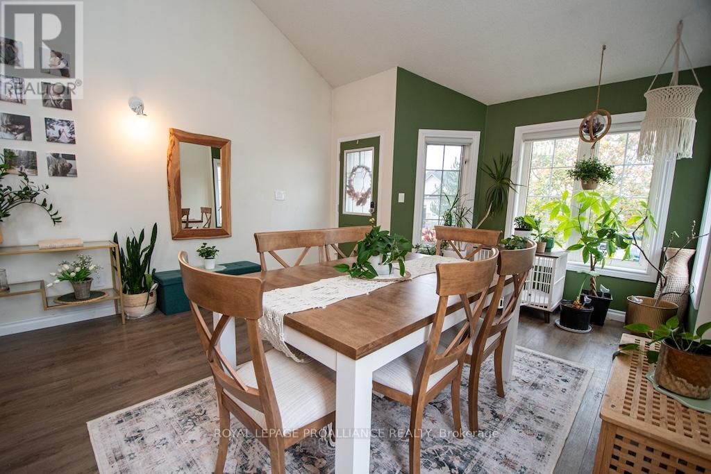 1479 Tamblin Way, Peterborough (Monaghan Ward 2), Ontario  K9K 2L9 - Photo 12 - X12495454