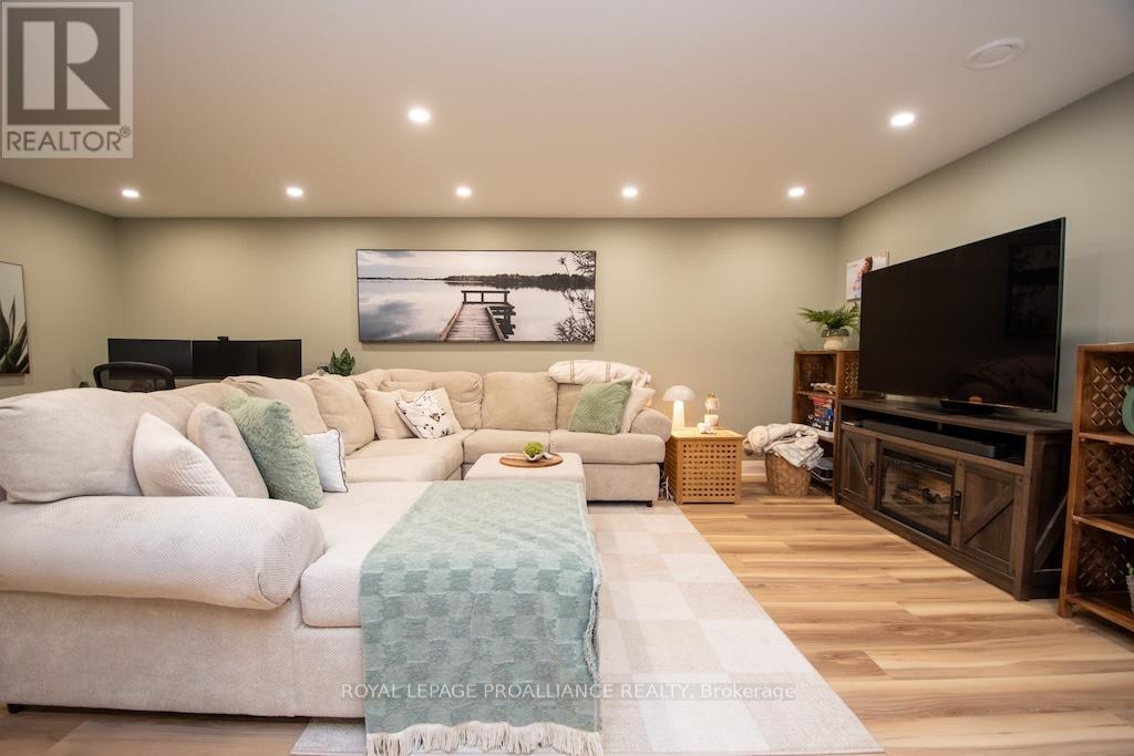 1479 Tamblin Way, Peterborough (Monaghan Ward 2), Ontario  K9K 2L9 - Photo 40 - X12495454