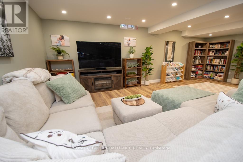 1479 Tamblin Way, Peterborough (Monaghan Ward 2), Ontario  K9K 2L9 - Photo 41 - X12495454