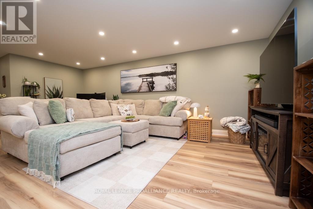 1479 Tamblin Way, Peterborough (Monaghan Ward 2), Ontario  K9K 2L9 - Photo 44 - X12495454