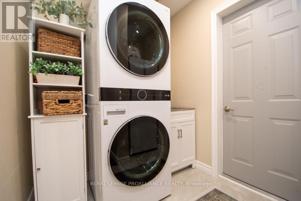 1479 Tamblin Way, Peterborough (Monaghan Ward 2), Ontario  K9K 2L9 - Photo 45 - X12495454