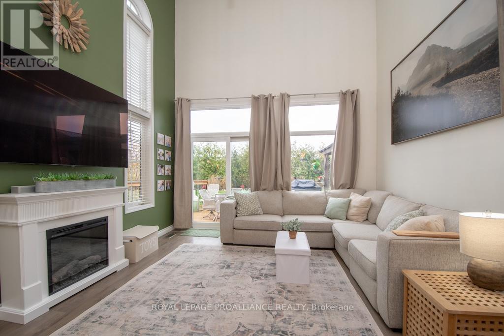 1479 Tamblin Way, Peterborough (Monaghan Ward 2), Ontario  K9K 2L9 - Photo 7 - X12495454