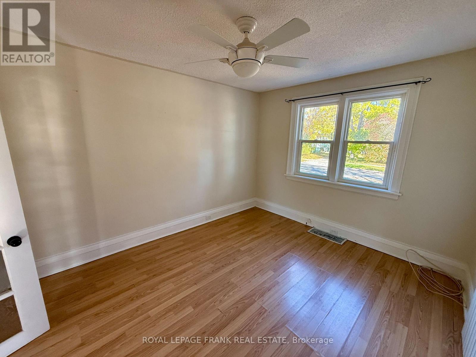 Main Floor - 1201 Kenneth Avenue, Peterborough (Otonabee Ward 1), Ontario  K9J 5P8 - Photo 12 - X12495956